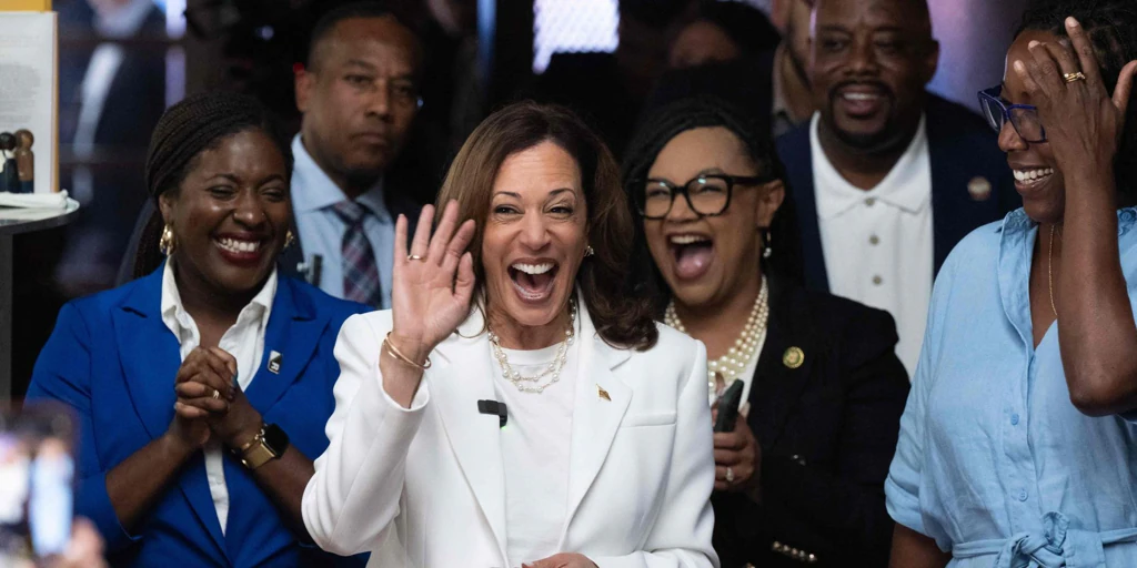 A la caza de los moderados, Kamala Harris confirma su viraje al centro