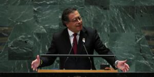 El Senado de Colombia pide a Petro reconocer a Edmundo González como presidente electo de Venezuela