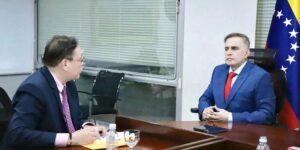 El fiscal general de Venezuela se reúne con la defensa de Edmundo González