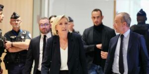 El proceso por malversación de fondos públicos europeos de los Le Pen comienza con mucho rock duro