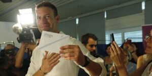 La izquierda radical de Grecia se queda sin líder tras una moción de censura interna