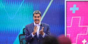 Maduro vuelve a adelantar la Navidad al mes de octubre