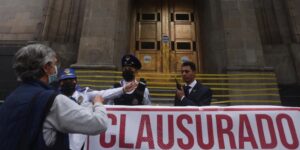 Una jueza ordena suspender la reforma judicial impulsada por el presidente de México
