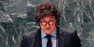 renuncia el ministro de Salud