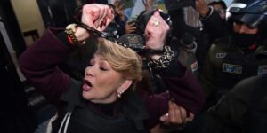 Comienza el juicio contra la expresidenta Jeanine Áñez y otros líderes políticos por la renuncia de Evo Morales en 2019