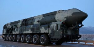 Corea del Norte lanza un misil intercontinental a 7.000 metros de altura mientras incrementa la cooperación militar con Rusia