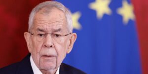 El presidente de Austria evita encargar la formación de gobierno a la extrema derecha