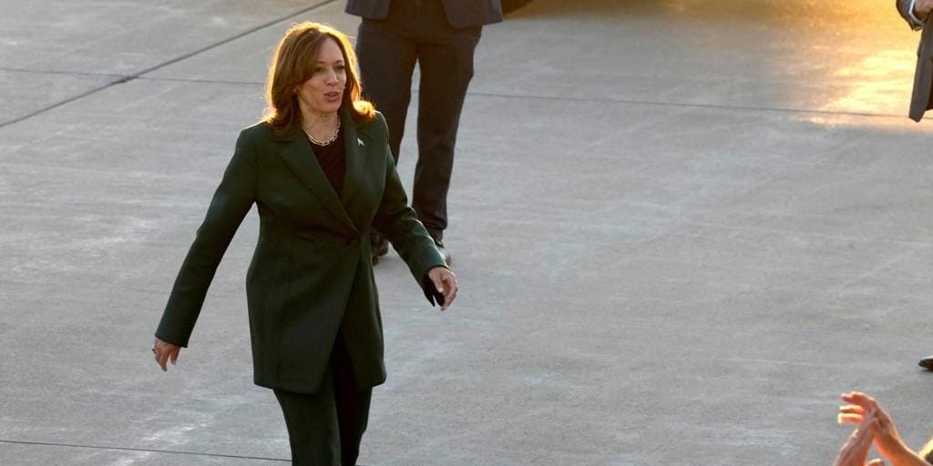 La comitiva de Kamala Harris se cruza con un conductor ebrio que circulaba en dirección contraria