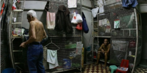 Las casas jaula, unos 'ataúdes' donde viven 10.000 personas