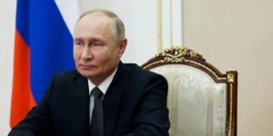 Un grupo de hackers ucranianos 'regala' a Putin un ciberataque «sin precedentes» el día de su cumpleaños