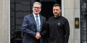 Zelenski comienza en Londres una frenética gira europea para que la causa ucraniana no se olvide: cuatro países en 48 horas