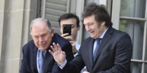 Argentina estrena ministro de Exteriores entre despidos y cierres de embajadas