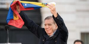 Edmundo González y Maria Corina Machado celebran la excarcelación los detenidos tras las elecciones en Venezuela