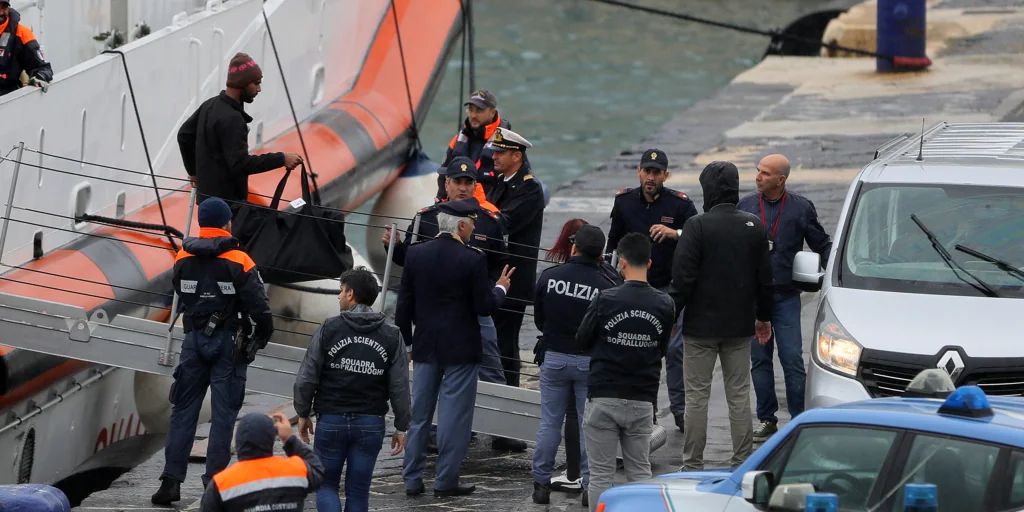 Italia reanuda el envío de inmigrantes a Albania con un barco casi vacío
