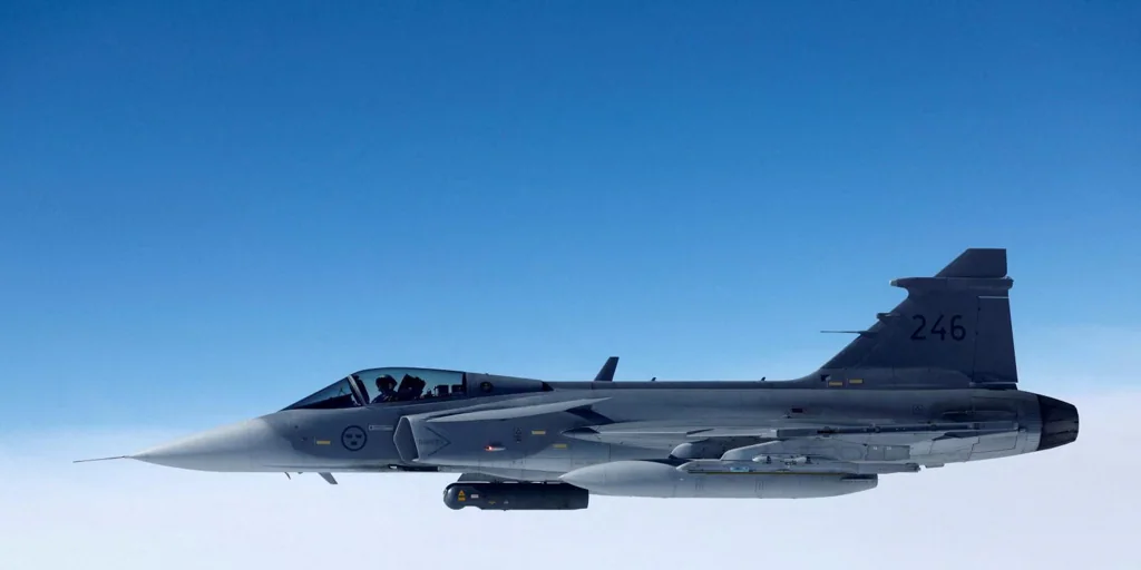 La OTAN tiene tres veces más armamento que Rusia, excepto el nuclear
