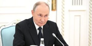 Putin amenaza con bombardear los «centros de toma decisiones» en Kiev con potencia similar a la bomba atómica