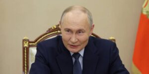 Putin multará a quienes promuevan una «vida sin hijos» y prohíbe las adopciones de niños rusos en países con reasignación de género
