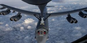despliega por primera vez dos bombarderos B-52 estadounidenses