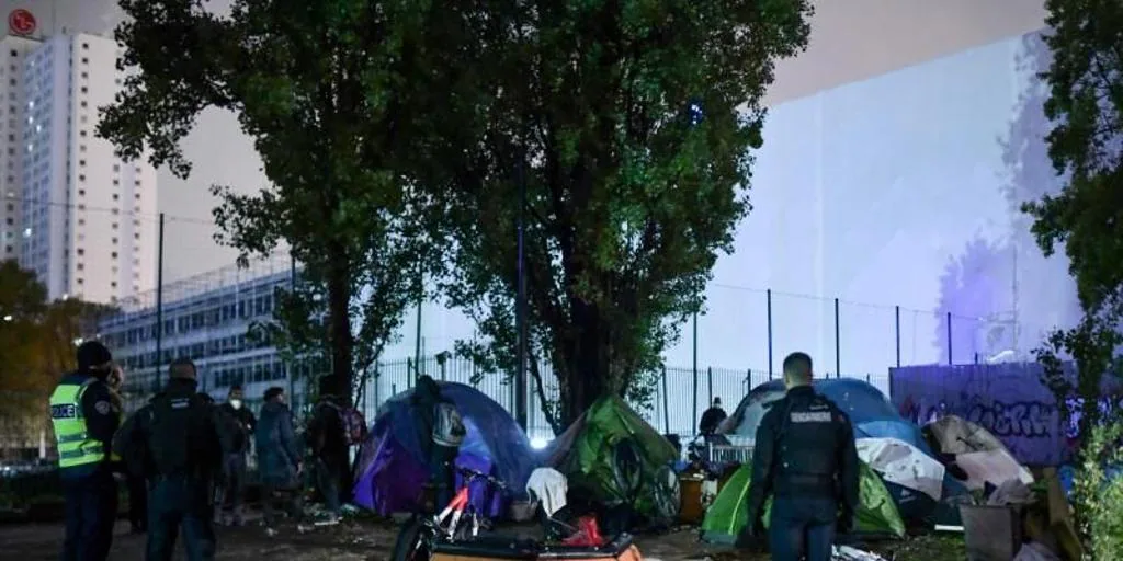 Al menos cinco muertos en un tiroteo cerca de un campo de inmigrantes en el norte de Francia