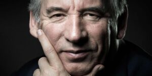 François Bayrou, el decano de los camaleones políticos