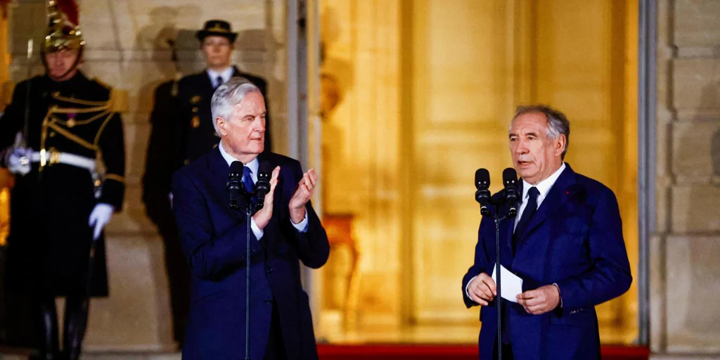 Macron claudica ante el chantaje de su nuevo primer ministro
