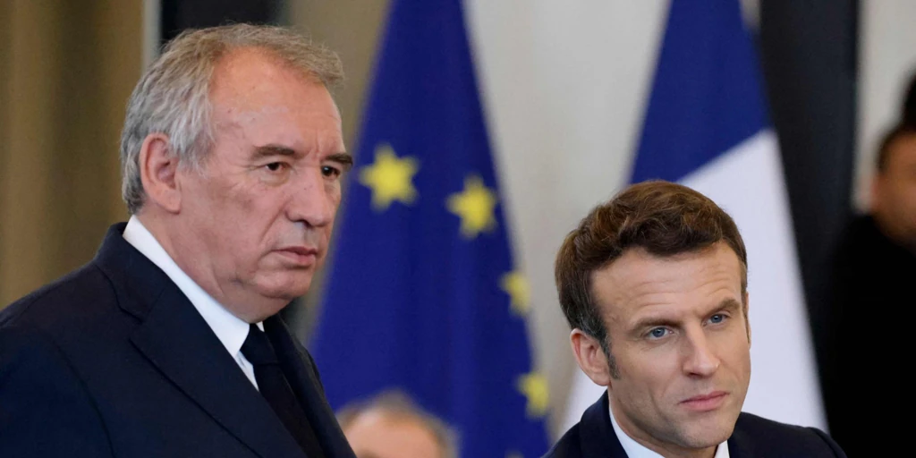 Macron nombra a François Bayrou primer ministro y espera conseguir estabilidad política