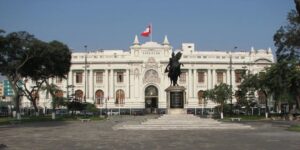 Se destapa una red de prostitución de sexo por votos en el Congreso de Perú