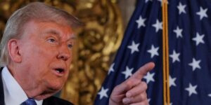 Trump exige a la UE compras a gran escala de petróleo y gas a EE.UU. para evitar aranceles