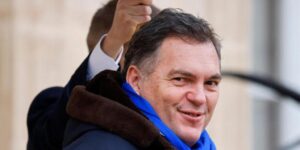 Abren una investigación contra el ministro de Transportes de Francia por presunta malversación de fondos