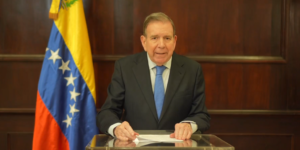 Edmundo González ordena al alto mando del Ejército que preparen su regreso «muy pronto» a Venezuela para tomar posesión como presidente