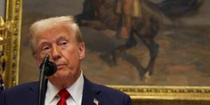 Trump cierra las oficinas de diversidad de su Gobierno y manda a casa a sus empleados