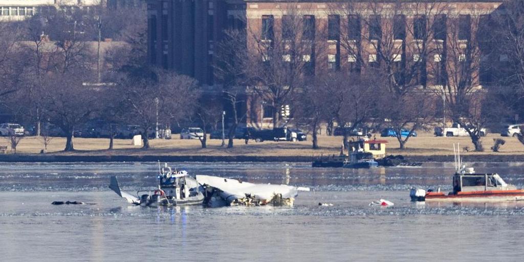 El helicóptero involucrado en el trágico accidente en Washington se salió del trayecto que tenía designado
