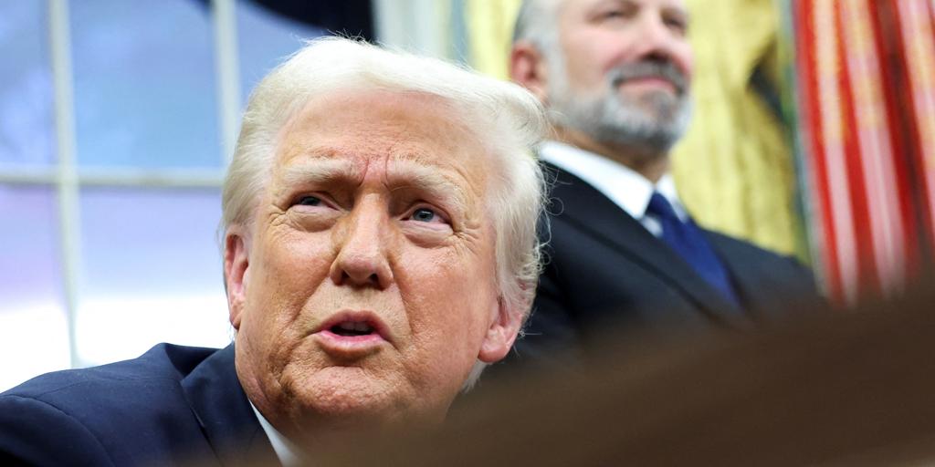 Los aranceles del 25% al acero y aluminio anunciados por Trump entrarán en vigor el 12 de marzo