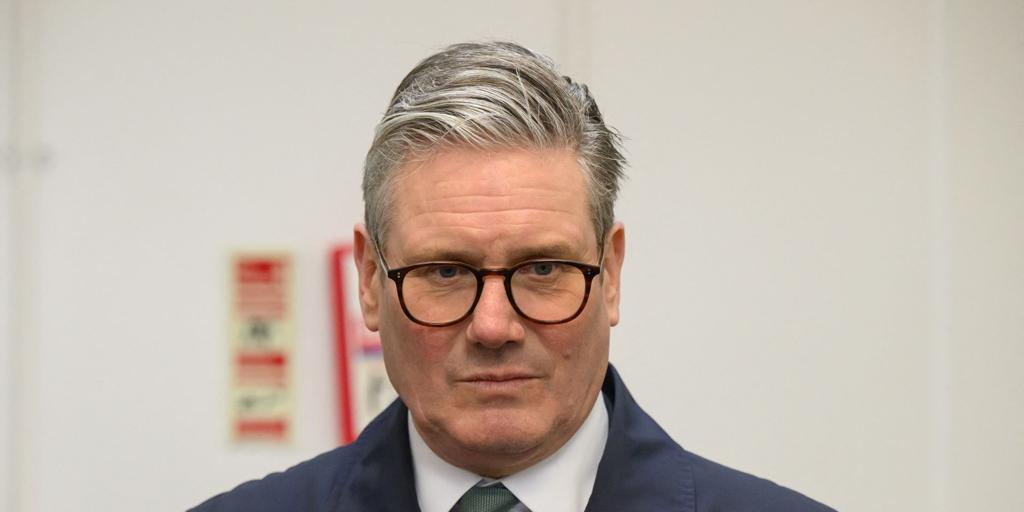 Starmer se suma a la política migratoria de Trump y deporta a más de 5.000 personas desde su llegada a Downing Street