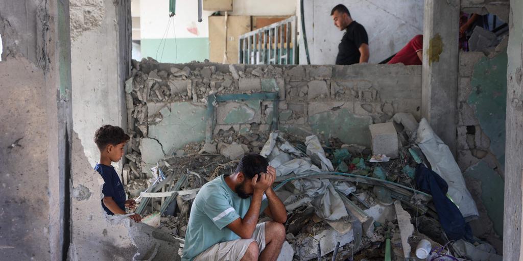 Israel pide evacuar prácticamente todo el sur de Gaza ante un inminente «ataque sin precedentes» tras matar a 52 personas en los últimos bombardeos