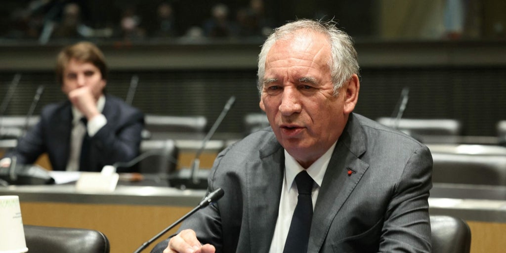 El escándalo de violencia sexual y pedofilia que salpica a Bayrou amenaza la estabilidad del Gobierno de Francia
