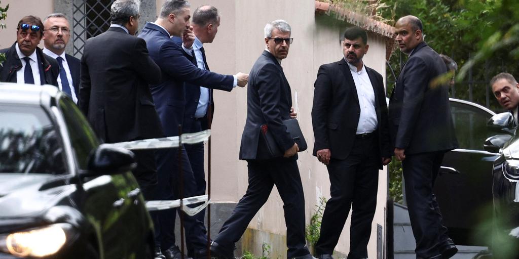 Irán y EE.UU. logran «algunos avances no concluyentes» en la negociación del acuerdo nuclear en Roma