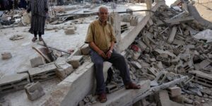 Israel afirma que 107 camiones de ayuda entraron en Gaza este jueves
