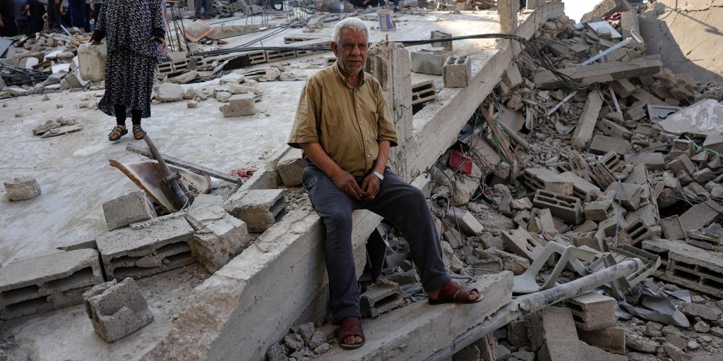 Israel afirma que 107 camiones de ayuda entraron en Gaza este jueves