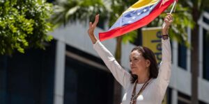 La lucha bajo amenaza y en solitario de María Corina