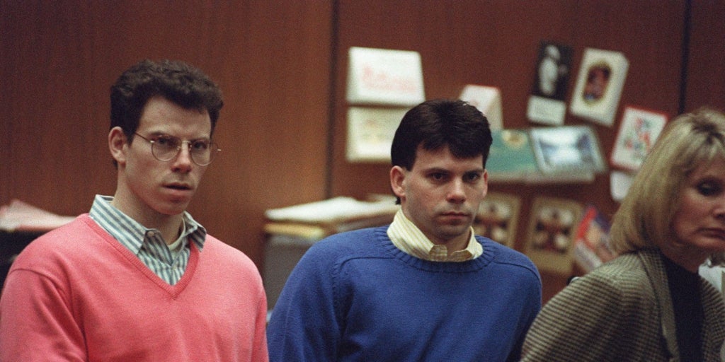 Los hermanos Menéndez, los niños pijos que mataron a sus padres, ya huelen la libertad
