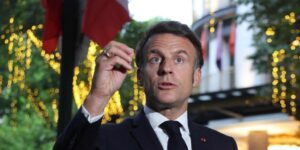 Macron espera que Trump responda con «actos» a las mentiras de Putin