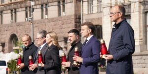 Merz, en su primera prueba de fuego en Ucrania, apremiado a pasar de las palabras a los hechos con el rearme