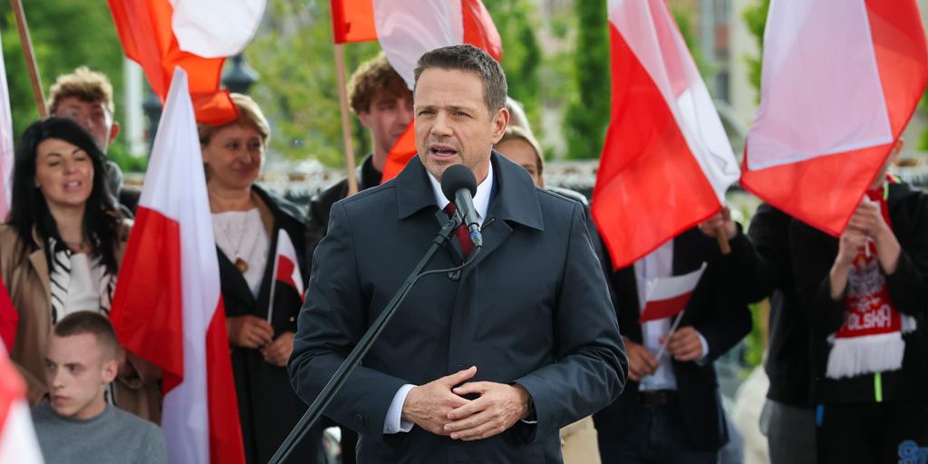 Polonia, dividida, prevé una victoria por la mínima en la segunda vuelta de las presidenciales