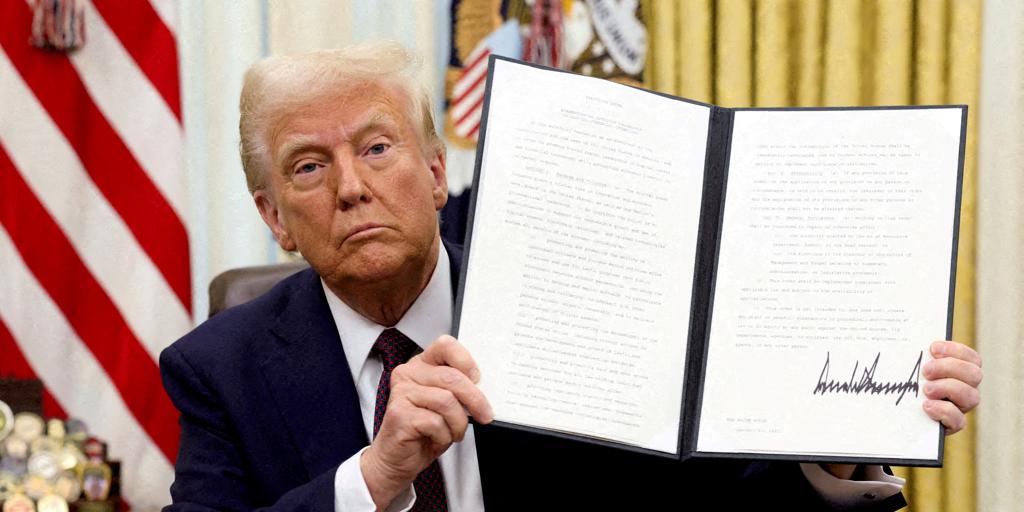 Trump impone su ley fiscal y migratoria en el Capitolio por un solo voto
