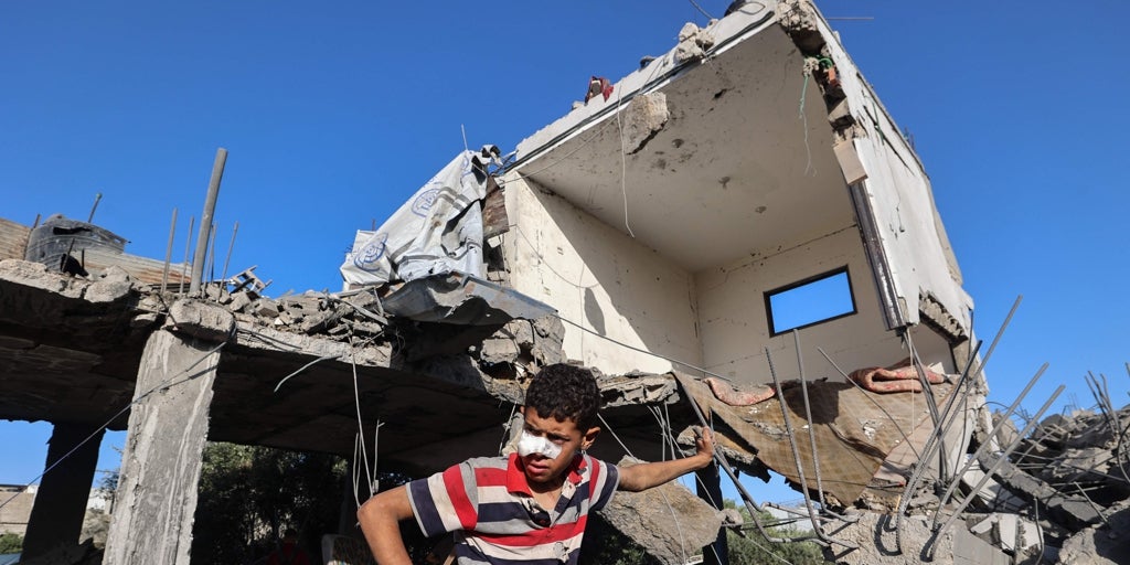 Un ataque israelí mata a nueve hijos de una médico en Gaza, según el hospital donde trabaja