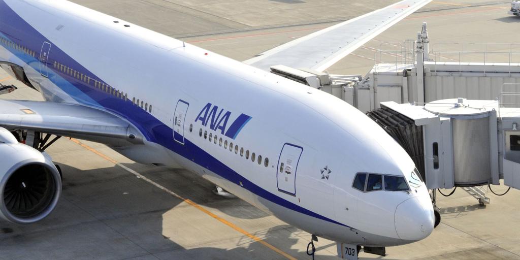 Un avión japonés realiza un aterrizaje de emergencia después de que un pasajero tratase de abrir la puerta en pleno vuelo