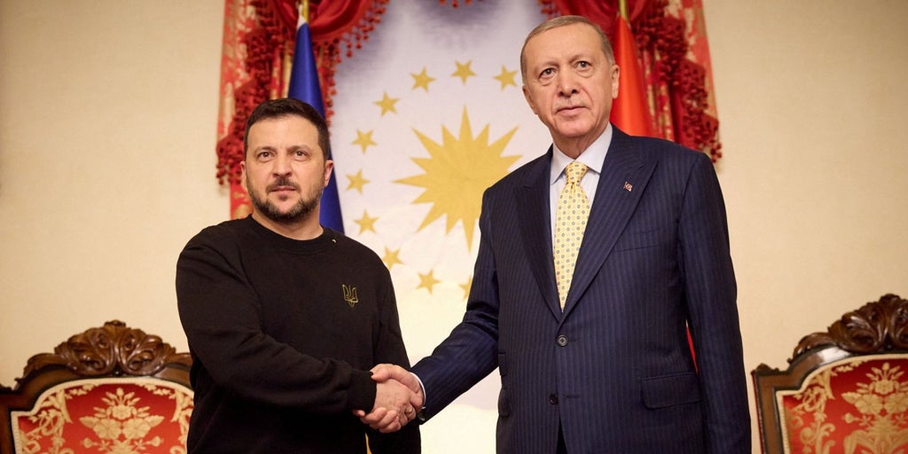 Zelenski llega a Turquía para conversar con Erdogan