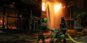 Al menos cuatro muertos y más de 20 heridos en el mayor ataque con drones de Rusia en Kiev