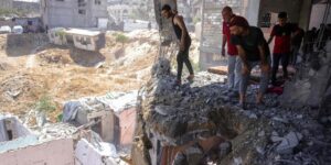 Al menos ocho muertos, cuatro de ellos niños, en un bombardeo israelí contra la oficina de Médicos del Mundo en Gaza